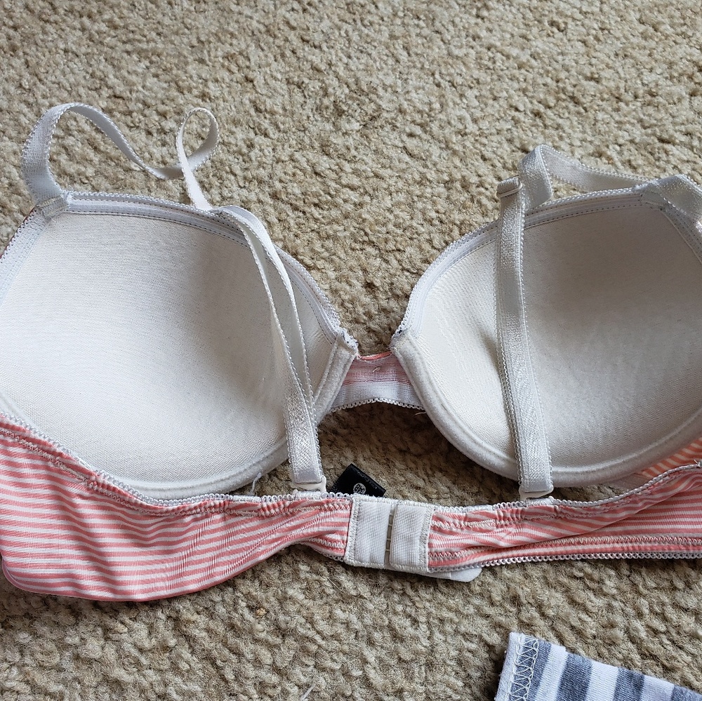 Striped Bra - Picture 2 of 3